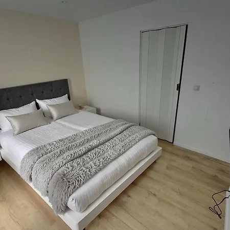 Jean 1b Brussels-charleroi-airport * シャルルロワ